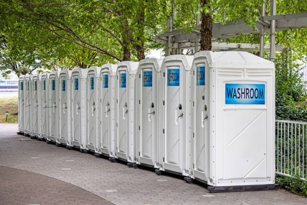 Best Portable restroom trailer rental  in Waynesboro, VA